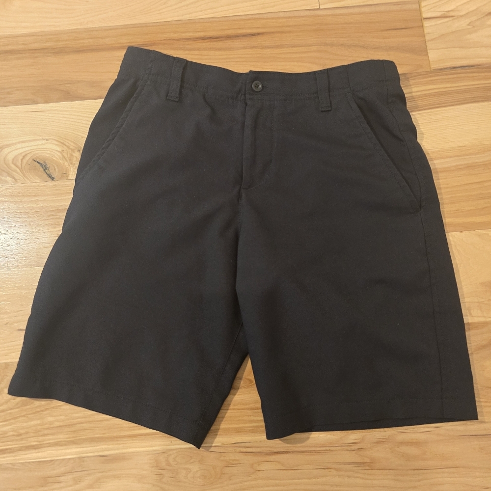 🏌‍♂️Under armor boys golf shorts🏌‍♂️